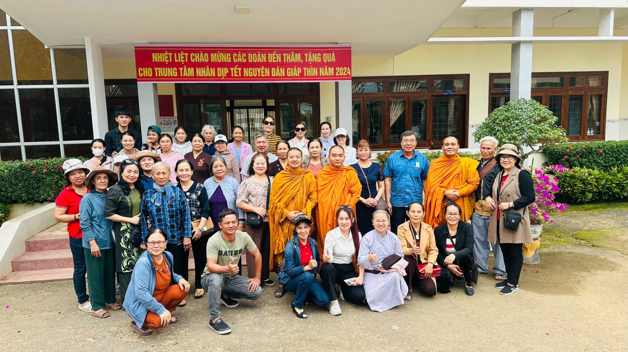 Tuy Phước Tịnh xá Ngọc Sơn với chương trình “Bữa ăn chuyển nghiệp” tại Trung tâm nuôi dưỡng người tâm thần Hoài Nhơn
